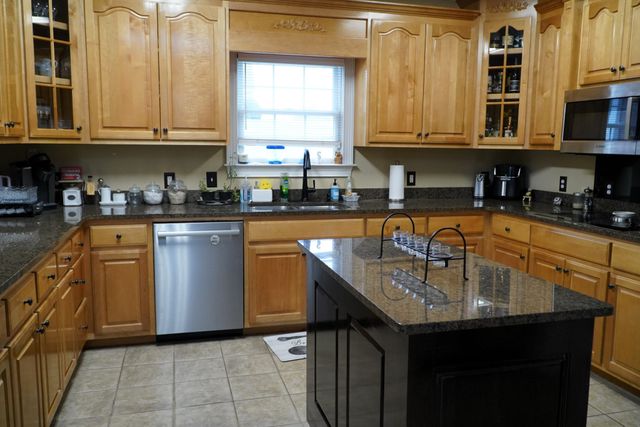 912 Dogwood Dr, Fayetteville, TN 37334