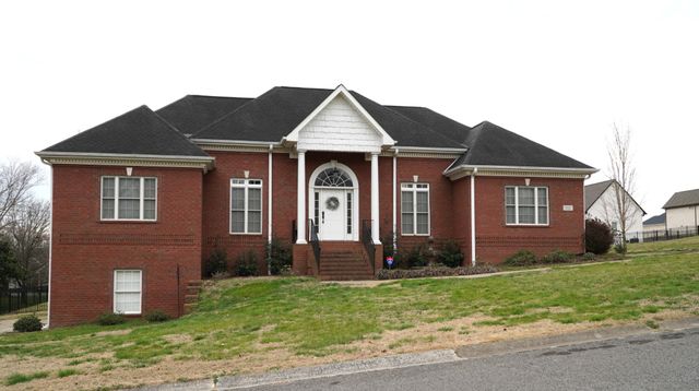 912 Dogwood Dr, Fayetteville, TN 37334