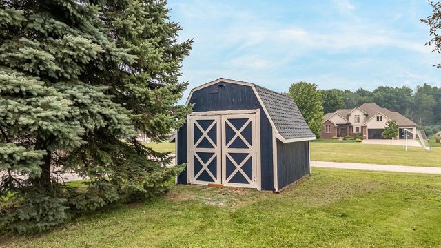 3722 N CASALOMA DRIVE, Appleton, WI 54913