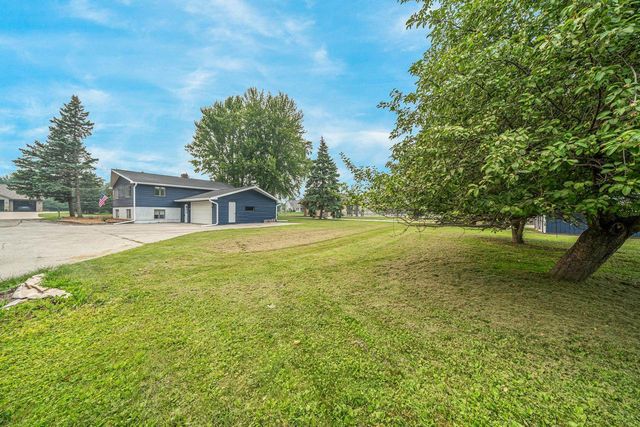 3722 N CASALOMA DRIVE, Appleton, WI 54913