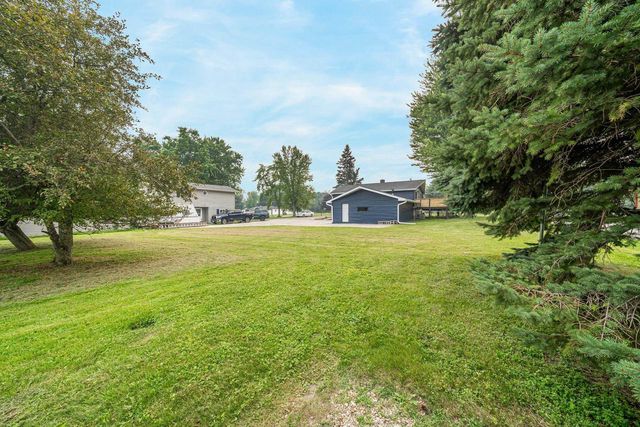 3722 N CASALOMA DRIVE, Appleton, WI 54913