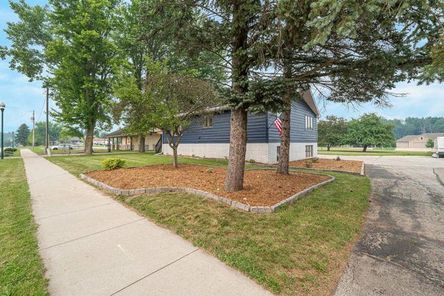 3722 N CASALOMA DRIVE, Appleton, WI 54913