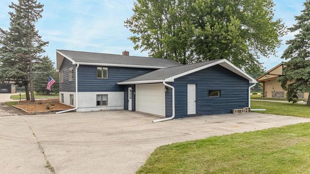 3722 N CASALOMA DRIVE, Appleton, WI 54913