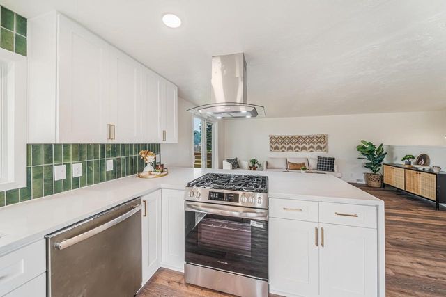 3722 N CASALOMA DRIVE, Appleton, WI 54913