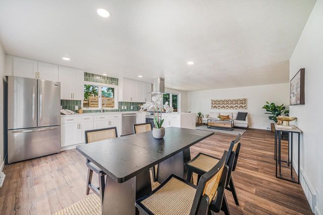 3722 N CASALOMA DRIVE, Appleton, WI 54913