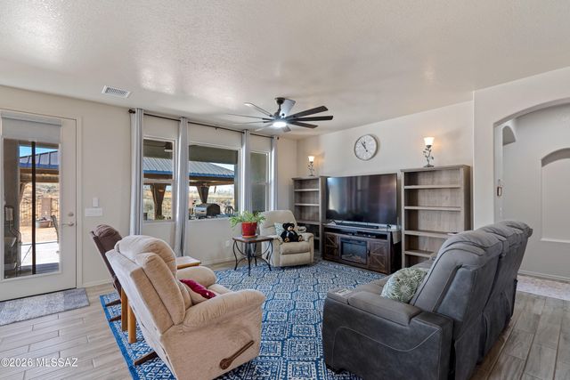 2147 W Totems Street, Benson, AZ 85602