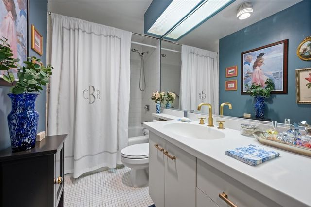 110 E Delaware Place 1702, Chicago, IL 60611