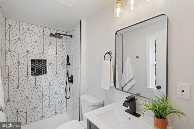 4407 RIDGE DR, Baltimore, MD 21229