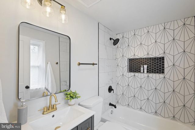 4407 RIDGE DR, Baltimore, MD 21229