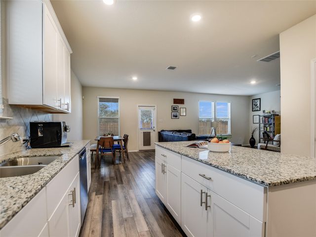 441 Bella Luna WAY, Liberty Hill, TX 78642