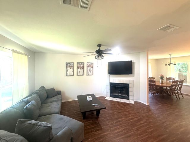 1212 Eagle Lake Drive, Azle, TX 76020