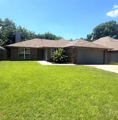 1212 Eagle Lake Drive, Azle, TX 76020