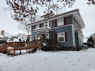 803 5TH Avenue South, Clinton, IA 52732