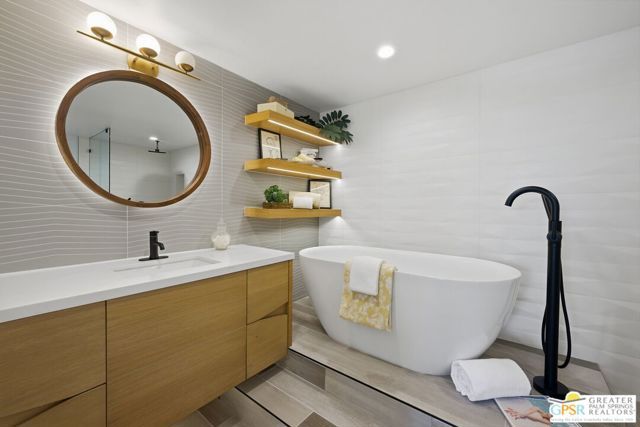 899 Island Drive 404, Rancho Mirage, CA 92270