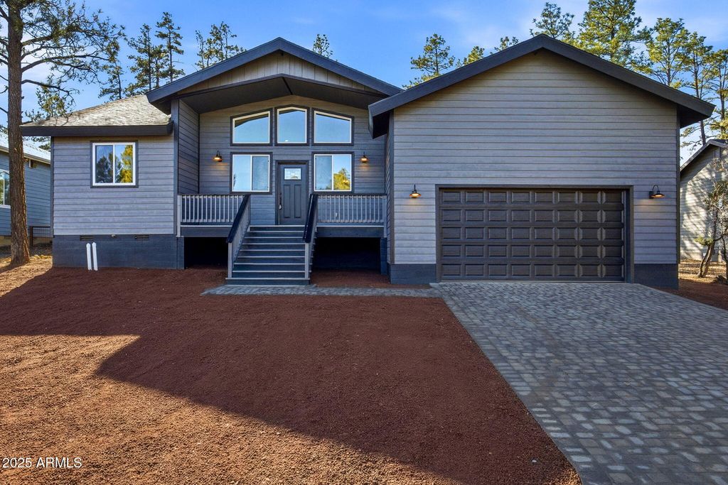 180 W PINE HAVEN Circle, Show Low, AZ 85901