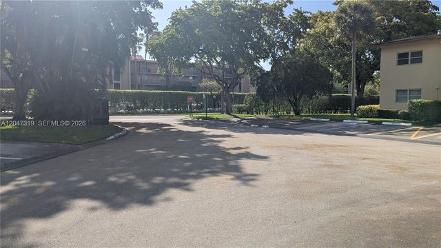 481 NW 76th Ave 207, Margate, FL 33063