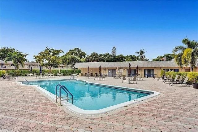 481 NW 76th Ave 207, Margate, FL 33063