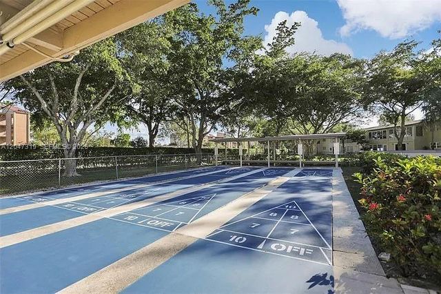 481 NW 76th Ave 207, Margate, FL 33063