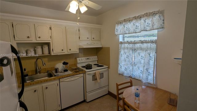 481 NW 76th Ave 207, Margate, FL 33063