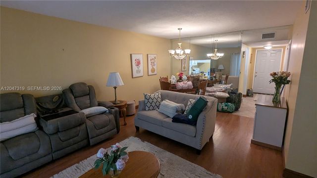 481 NW 76th Ave 207, Margate, FL 33063