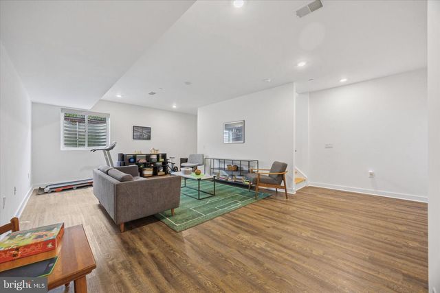 7005 PIPERS GLEN WAY, Philadelphia, PA 19119