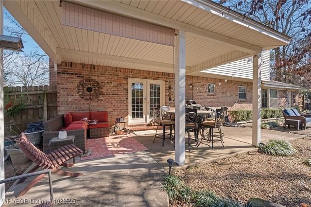 2208 Warwick Place, Fort Smith, AR 72903