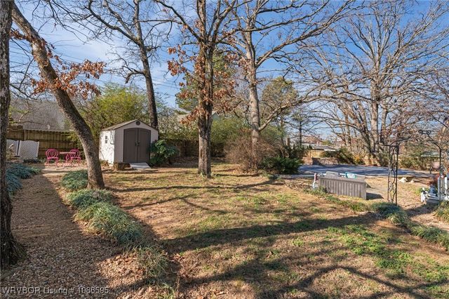 2208 Warwick Place, Fort Smith, AR 72903