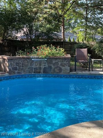 2208 Warwick Place, Fort Smith, AR 72903