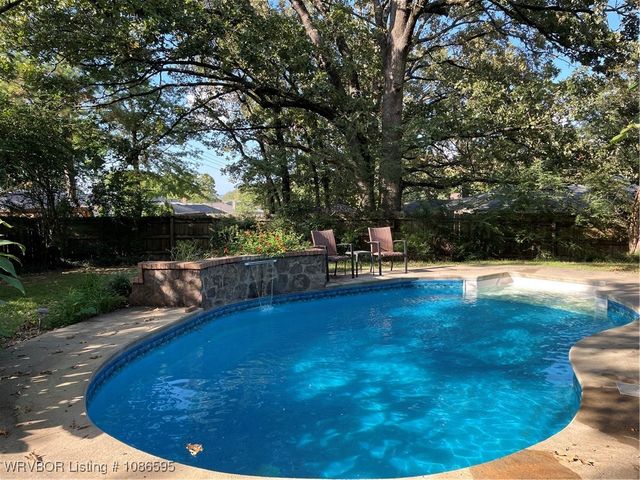 2208 Warwick Place, Fort Smith, AR 72903