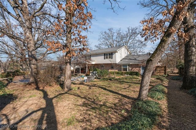 2208 Warwick Place, Fort Smith, AR 72903