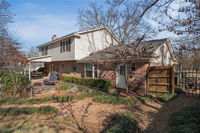 2208 Warwick Place, Fort Smith, AR 72903