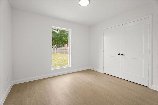 2403 Heather Ridge Court, Webster, TX 77598