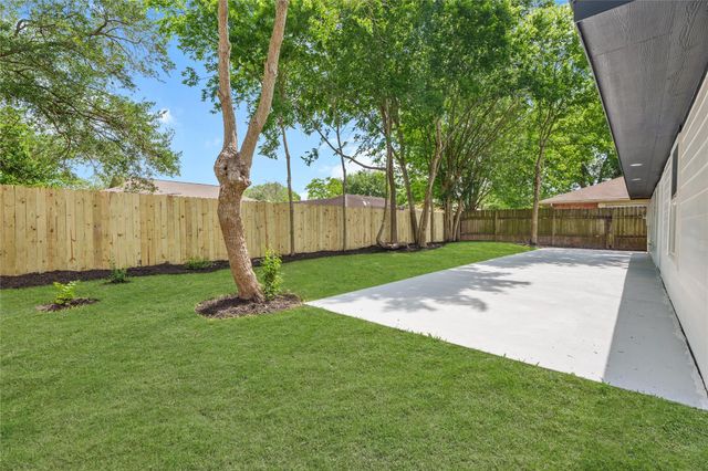 2403 Heather Ridge Court, Webster, TX 77598