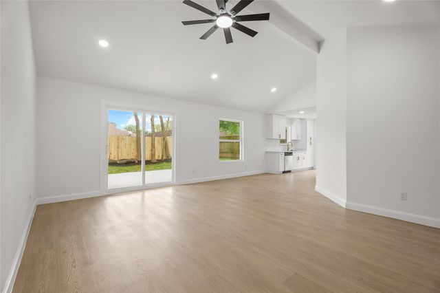 2403 Heather Ridge Court, Webster, TX 77598