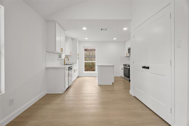 2403 Heather Ridge Court, Webster, TX 77598