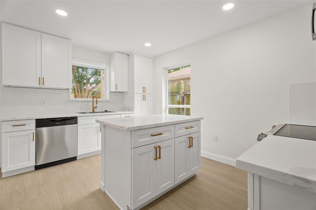 2403 Heather Ridge Court, Webster, TX 77598