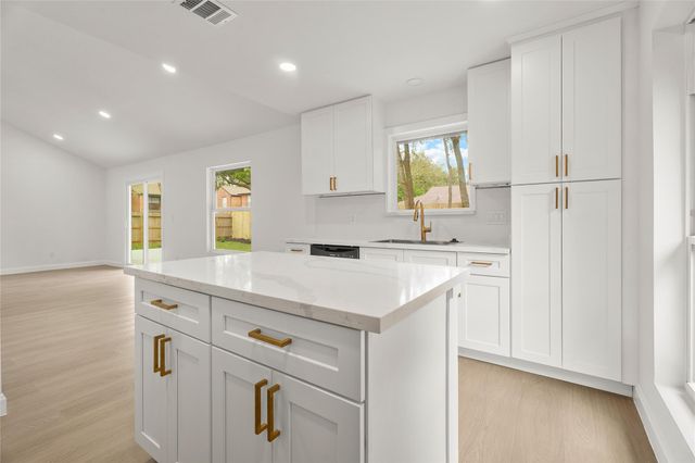 2403 Heather Ridge Court, Webster, TX 77598