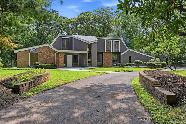 12 Lost Meadow, Port Jefferson, NY 11777