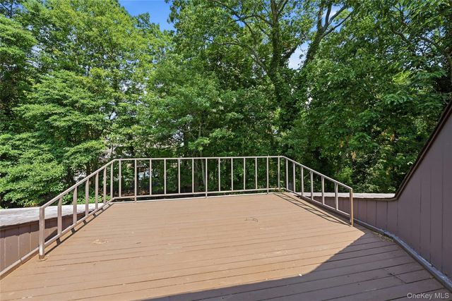 12 Lost Meadow, Port Jefferson, NY 11777