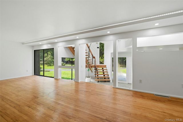 12 Lost Meadow, Port Jefferson, NY 11777