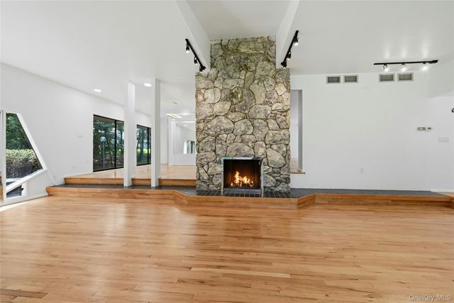 12 Lost Meadow, Port Jefferson, NY 11777