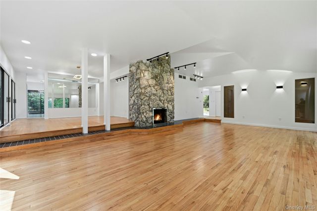 12 Lost Meadow, Port Jefferson, NY 11777