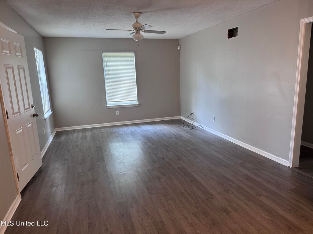 8355 Greenbrook Parkway, Southaven, MS 38671 — photo 3