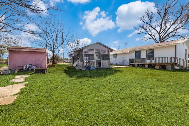 1125 E Palestine Street, Mexia, TX 76667