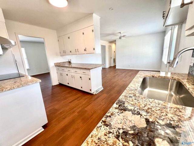 417 Hillmont Drive, Huntsville, AL 35805