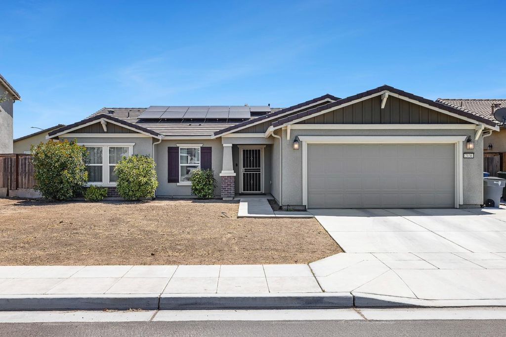 Image 1 of property listing at 2136 N Redda Road, Fresno, CA 93737
