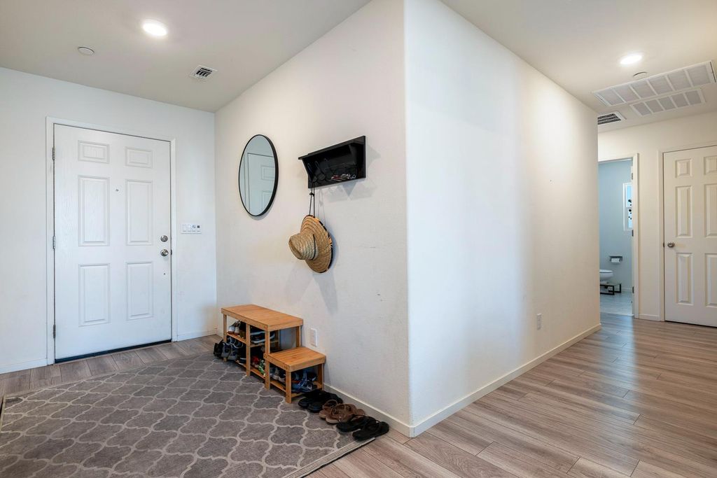 Image 15 of property listing at 2136 N Redda Road, Fresno, CA 93737