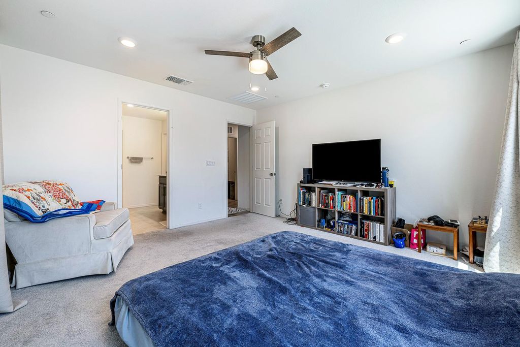Image 24 of property listing at 2136 N Redda Road, Fresno, CA 93737