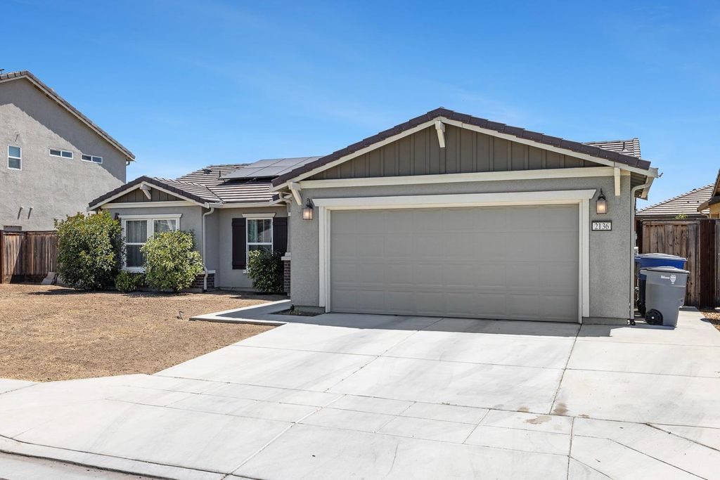 Image 32 of property listing at 2136 N Redda Road, Fresno, CA 93737