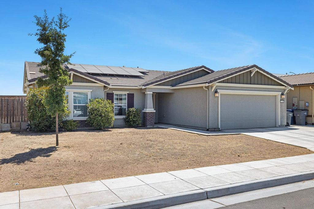 Image 33 of property listing at 2136 N Redda Road, Fresno, CA 93737